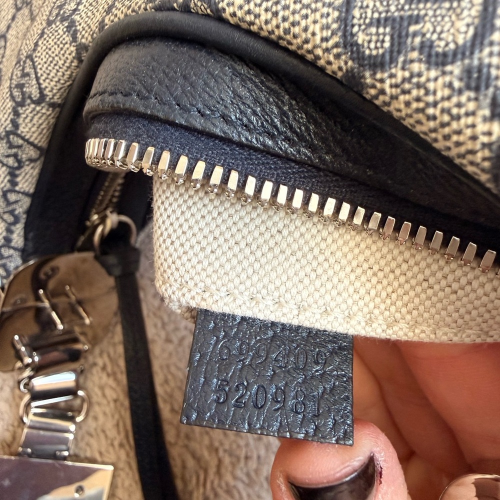 Gucci Beige and Blue Crossbody Bag with Green and Red Strap - Picture 11 of 13